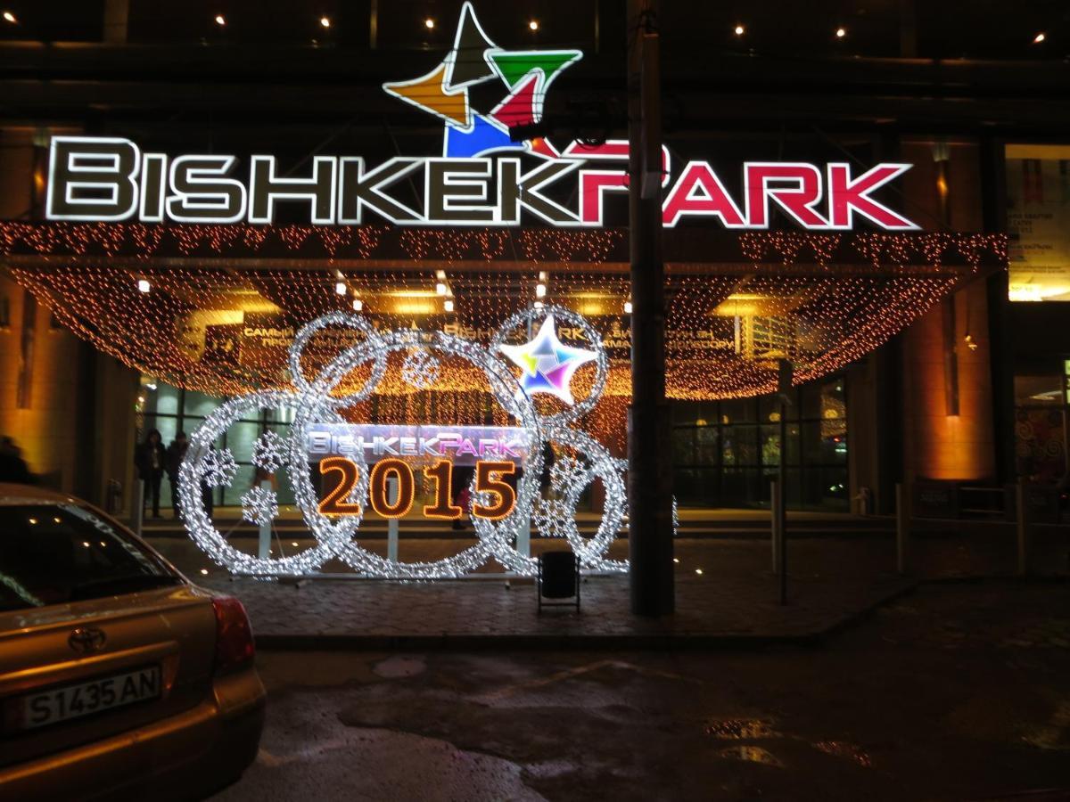 Bishkek Sunny Apartment In The Center Екстер'єр фото